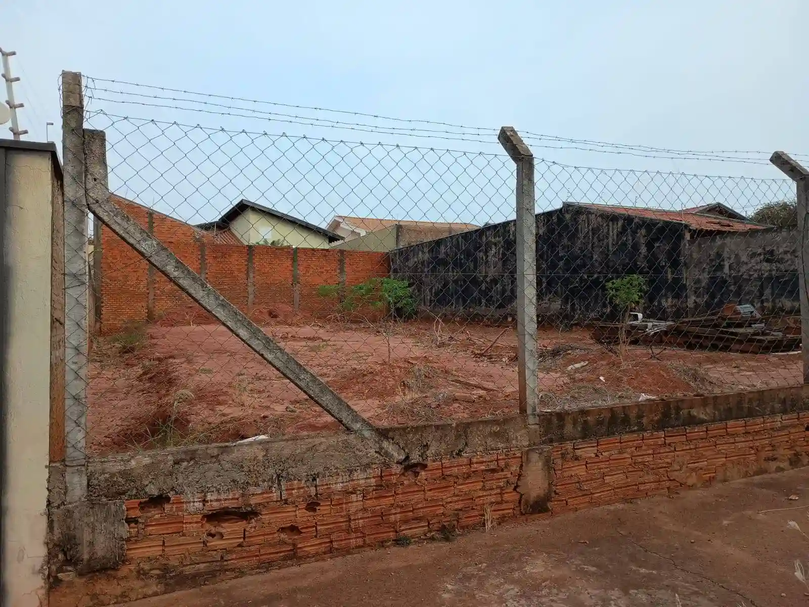 Terreno / Lote / Condomínio  à venda, 450m² — foto 2 de 6
