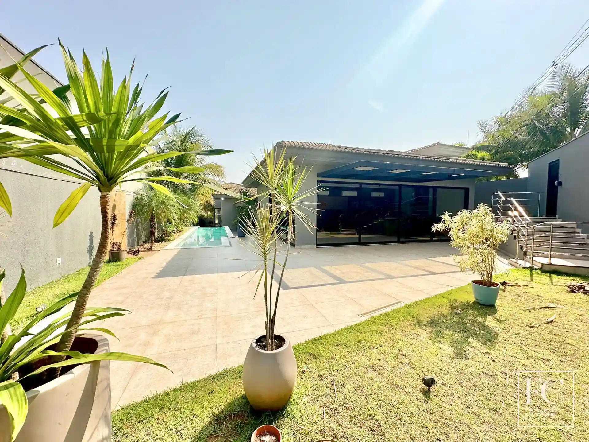 Casa de Condomínio com 4 quartos à venda, 404m² — foto 3 de 30