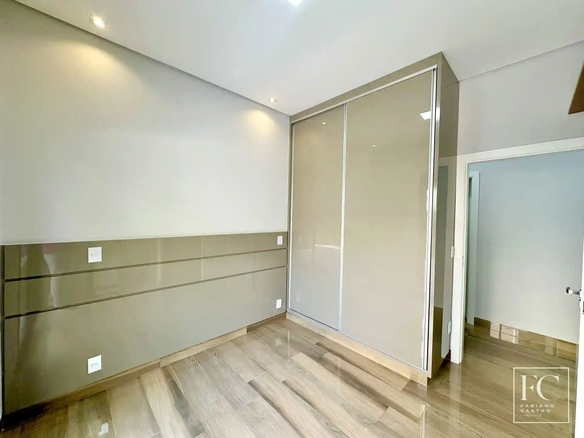 Casa de Condomínio com 4 quartos à venda, 404m² — foto 20 de 30