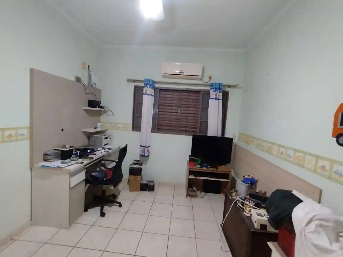 Casa com 2 quartos à venda, 204m² — foto 2 de 10