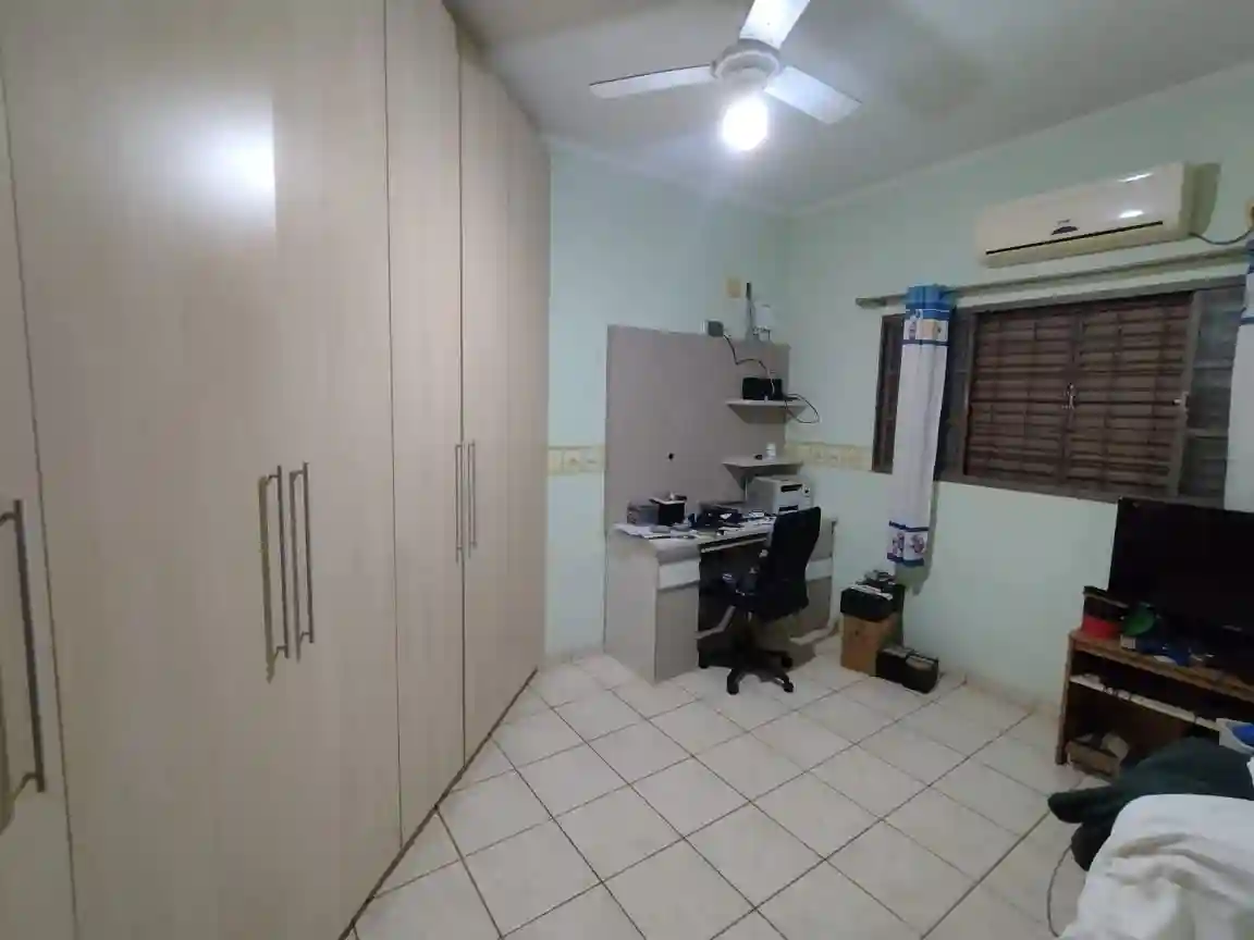 Casa com 2 quartos à venda, 204m² — foto 3 de 10