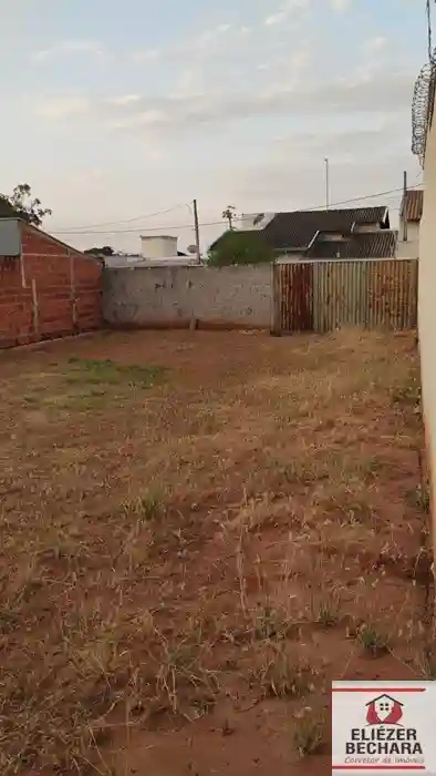 Terreno / Lote / Condomínio  à venda, 200m² — foto 1 de 3