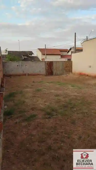 Terreno / Lote / Condomínio  à venda, 200m² — foto 3 de 3