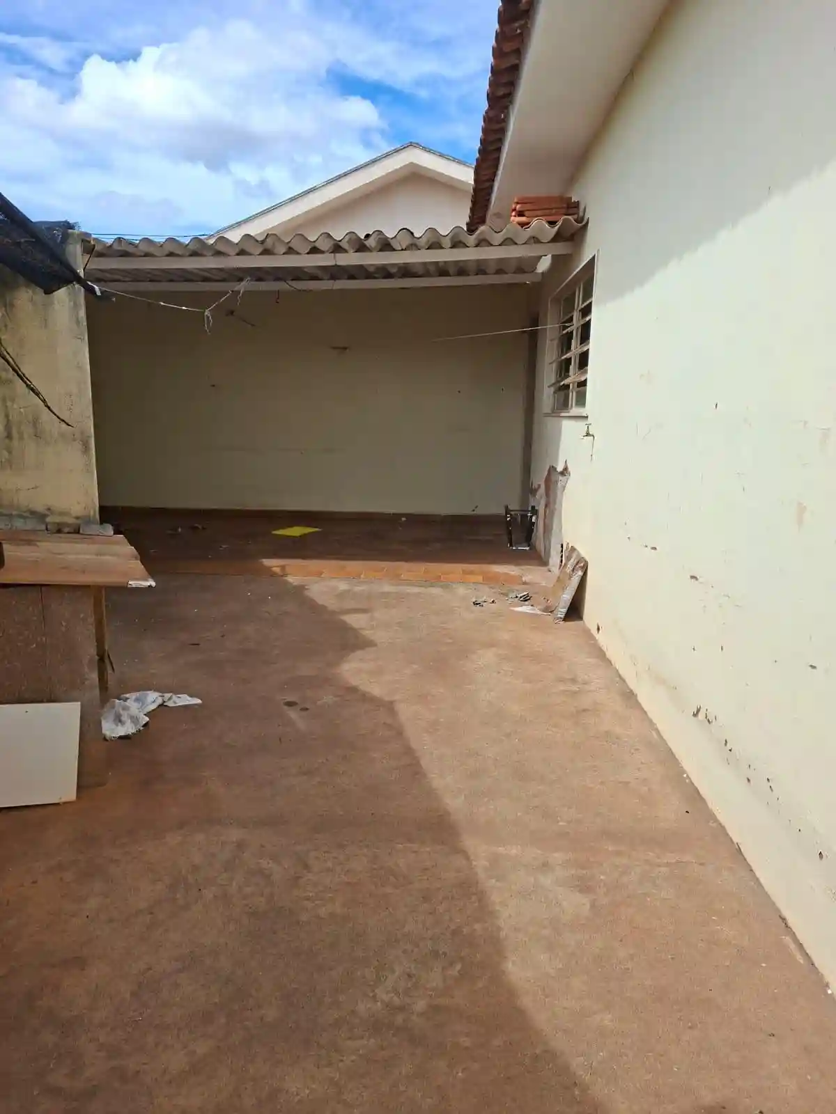 Casa com 2 quartos à venda, 180m² — foto 2 de 9