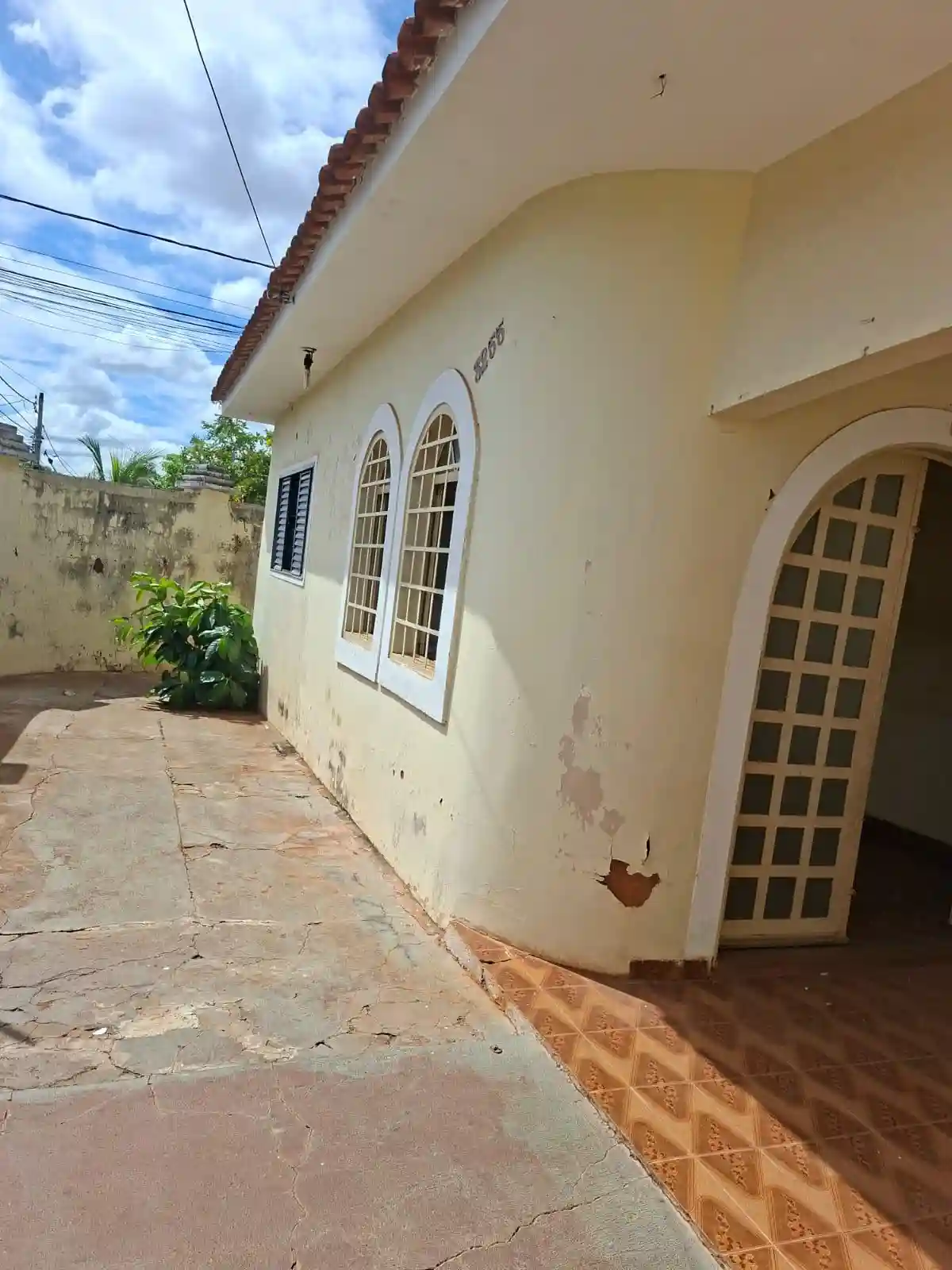 Casa com 2 quartos à venda, 180m² — foto 1 de 9