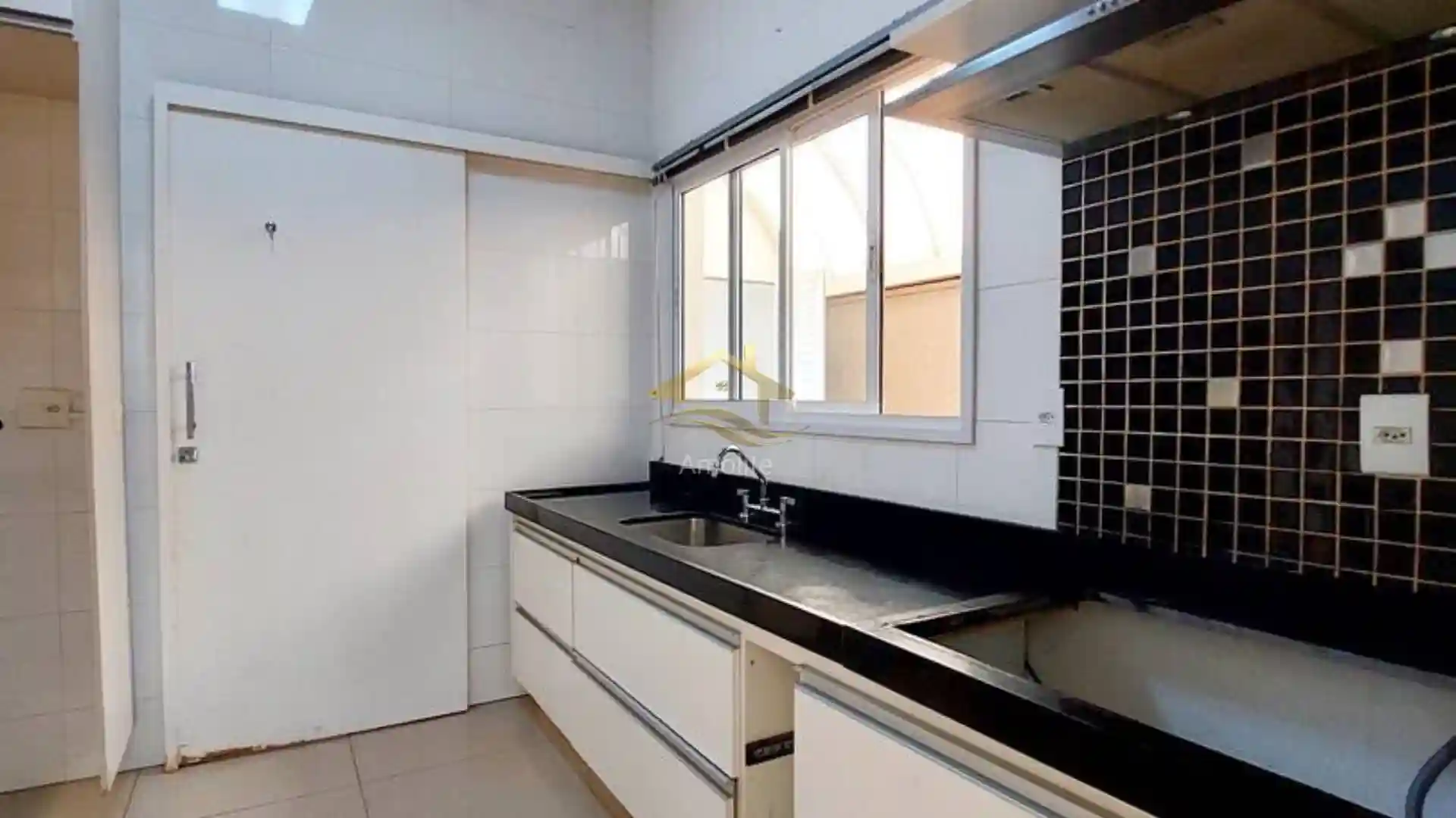 Casa de Condomínio com 3 quartos à venda, 180m² — foto 15 de 32