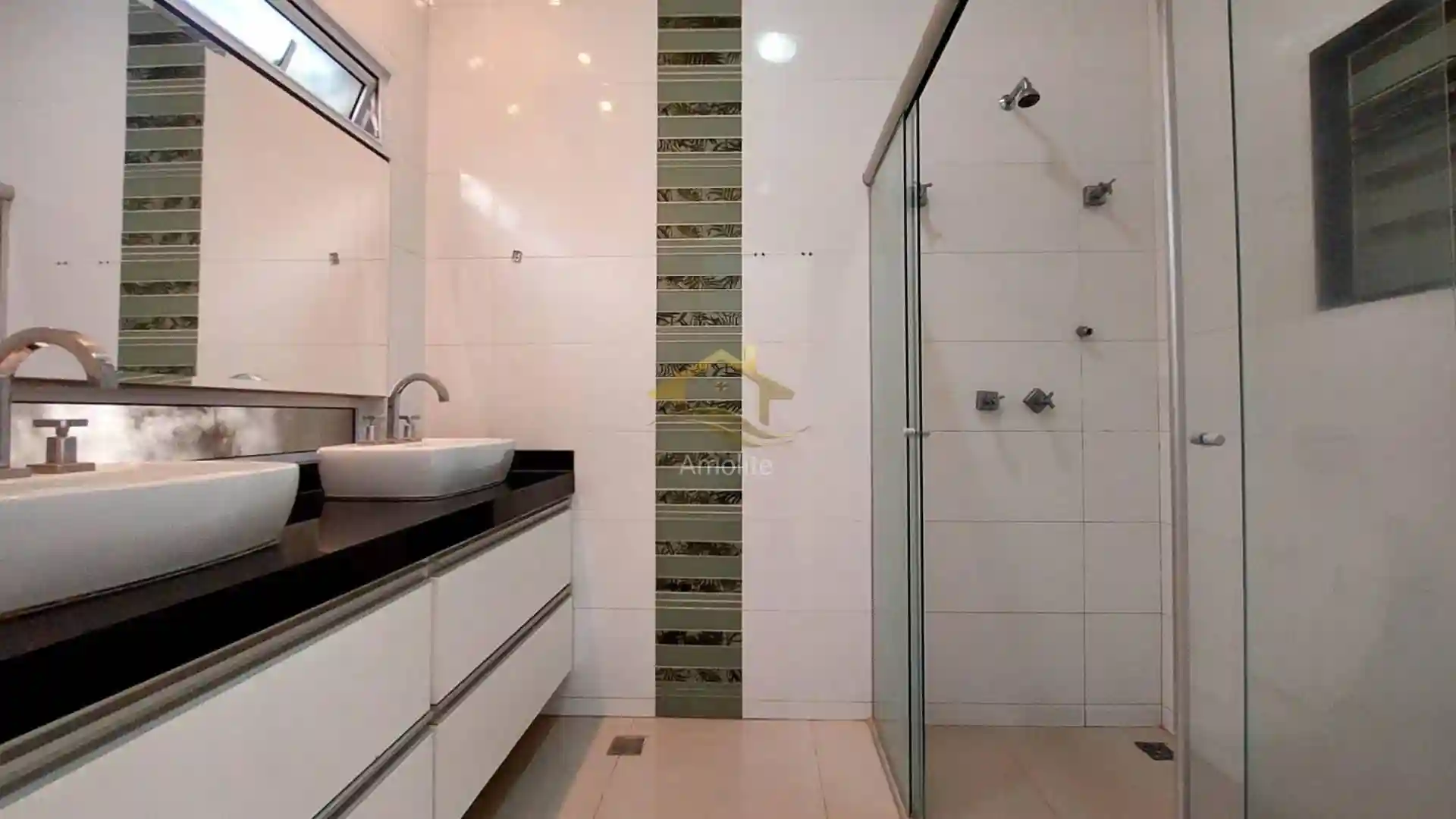 Casa de Condomínio com 3 quartos à venda, 180m² — foto 4 de 32