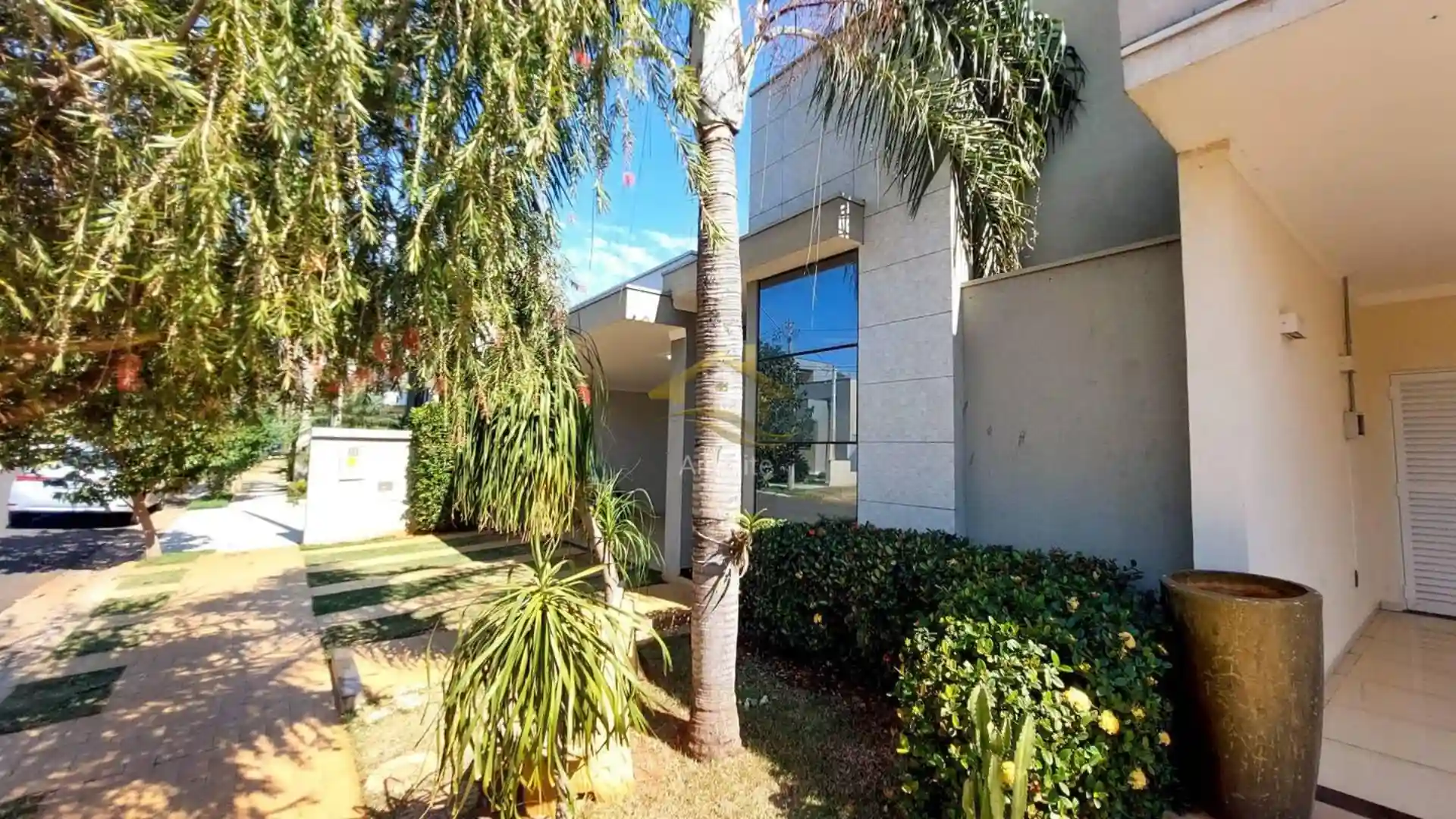 Casa de Condomínio com 3 quartos à venda, 180m² — foto 1 de 32
