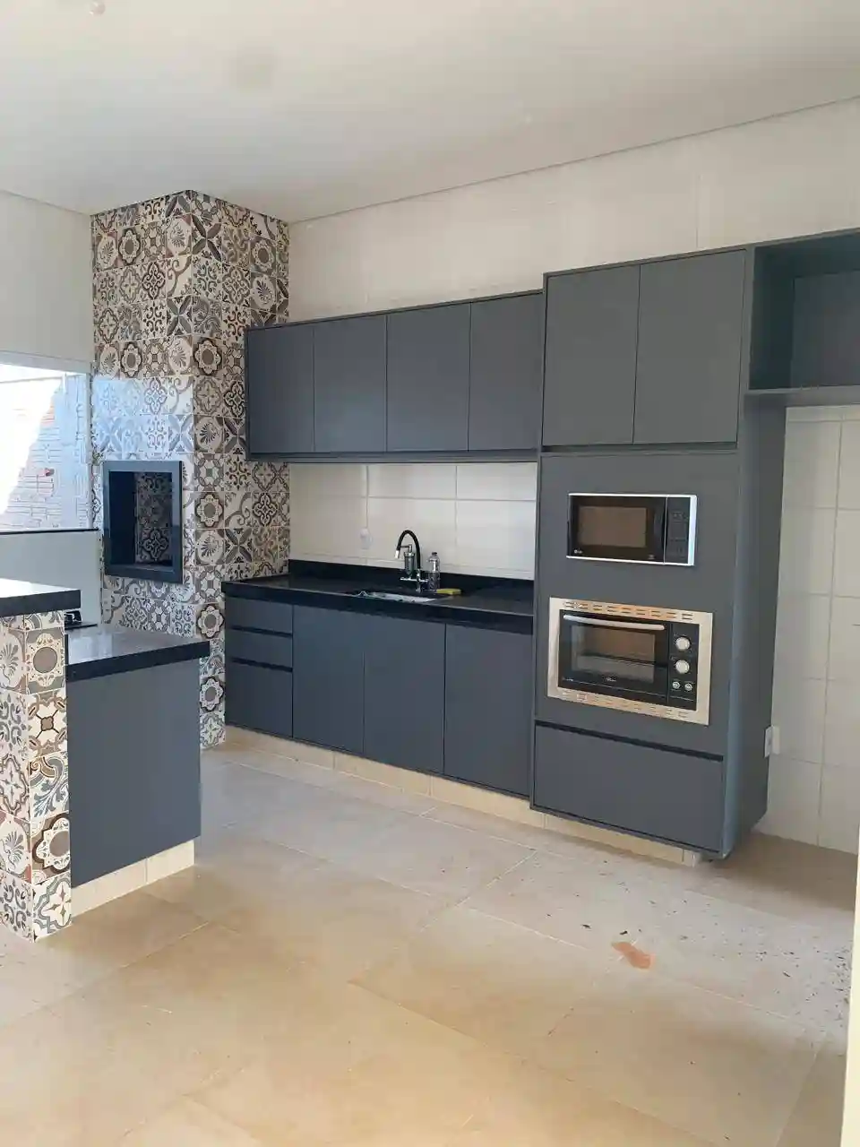 Casa com 3 quartos à venda, 85m² — foto 1 de 16