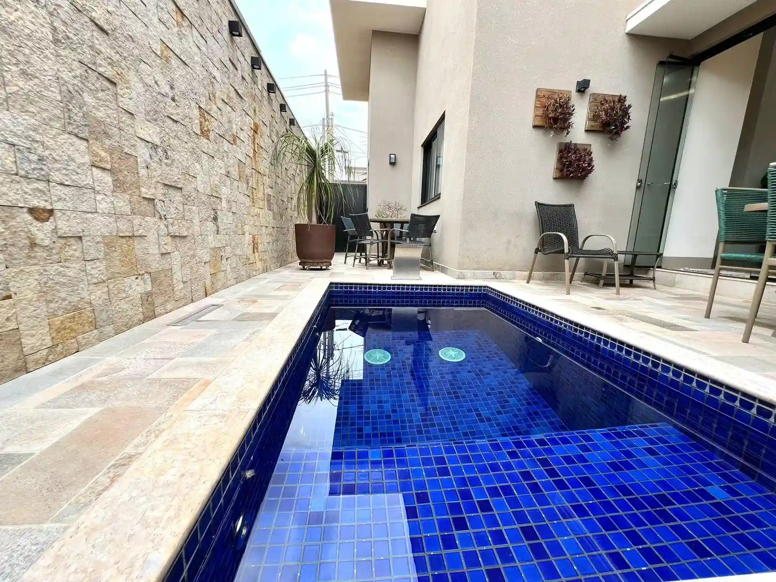 Casa de Condomínio com 2 quartos à venda, 405m² — foto 2 de 18