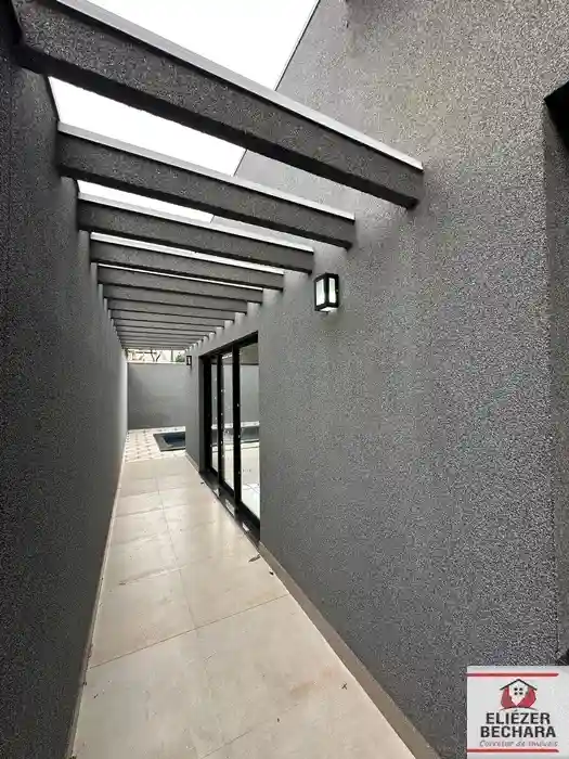 Casa de Condomínio com 3 quartos à venda, 230m² — foto 3 de 28