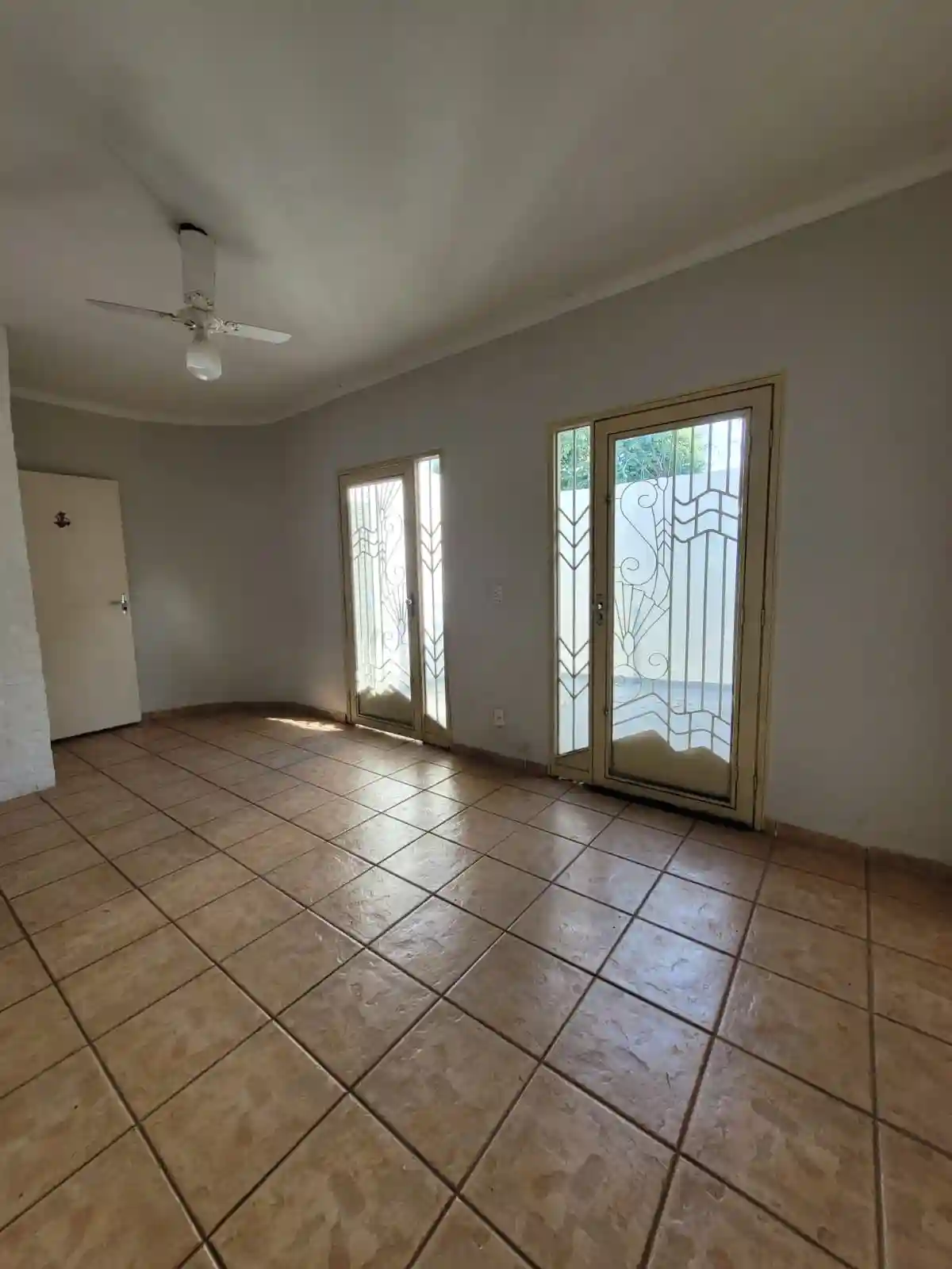 Casa com 3 quartos para aluguel, 240m² — foto 9 de 26