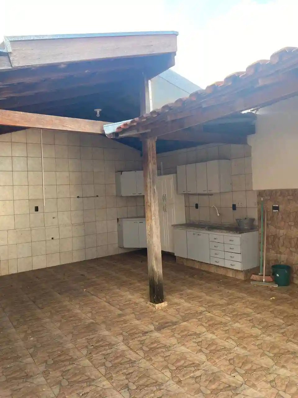 Casa com 3 quartos para aluguel, 240m² — foto 23 de 26