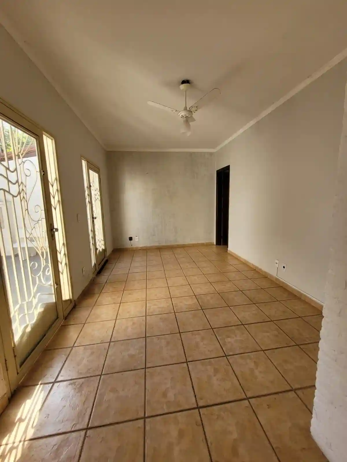 Casa com 3 quartos para aluguel, 240m² — foto 7 de 26