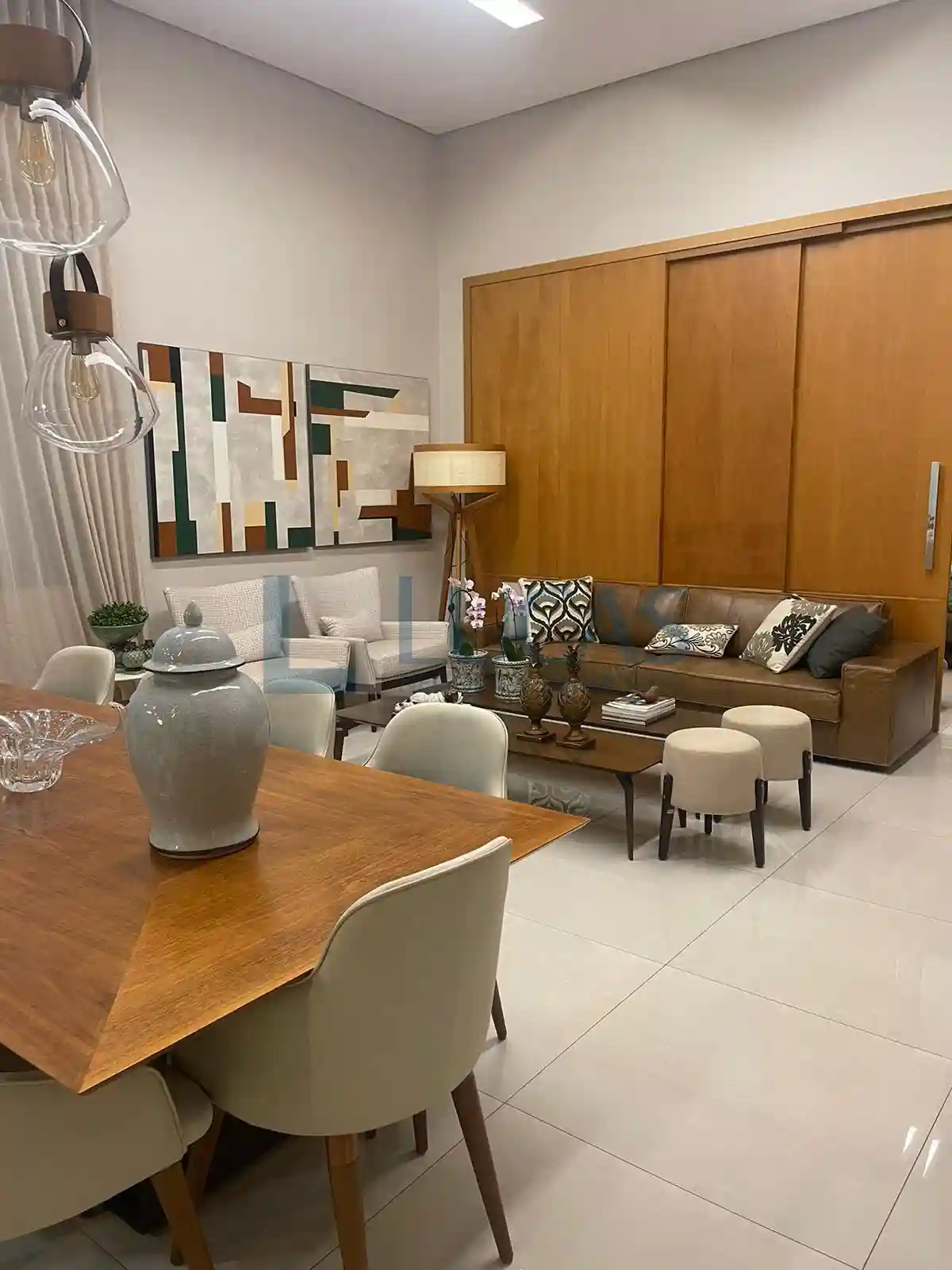 Casa de Condomínio com 3 quartos à venda, 220m² — foto 3 de 17