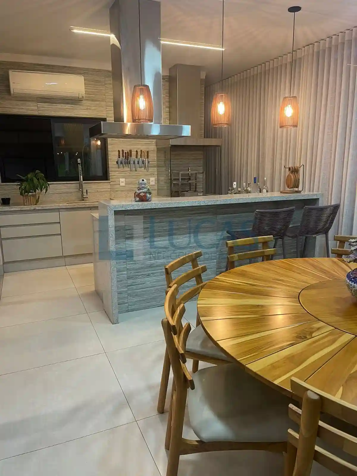 Casa de Condomínio com 3 quartos à venda, 220m² — foto 6 de 17
