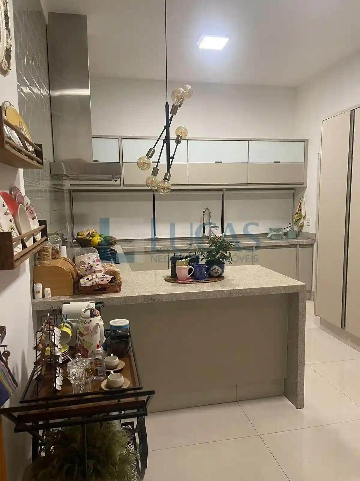 Casa de Condomínio com 3 quartos à venda, 220m² — foto 7 de 17