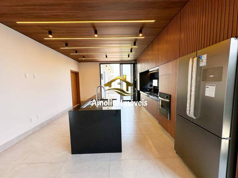Casa de Condomínio com 3 quartos à venda, 215m² — foto 12 de 27