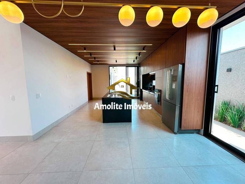 Casa de Condomínio com 3 quartos à venda, 215m² — foto 13 de 27