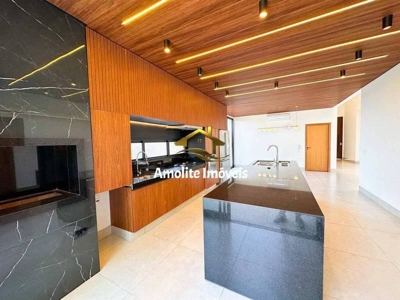 Casa de Condomínio com 3 quartos à venda, 215m² — foto 11 de 27