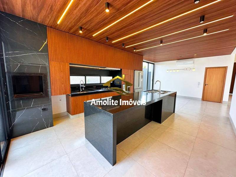 Casa de Condomínio com 3 quartos à venda, 215m² — foto 9 de 27