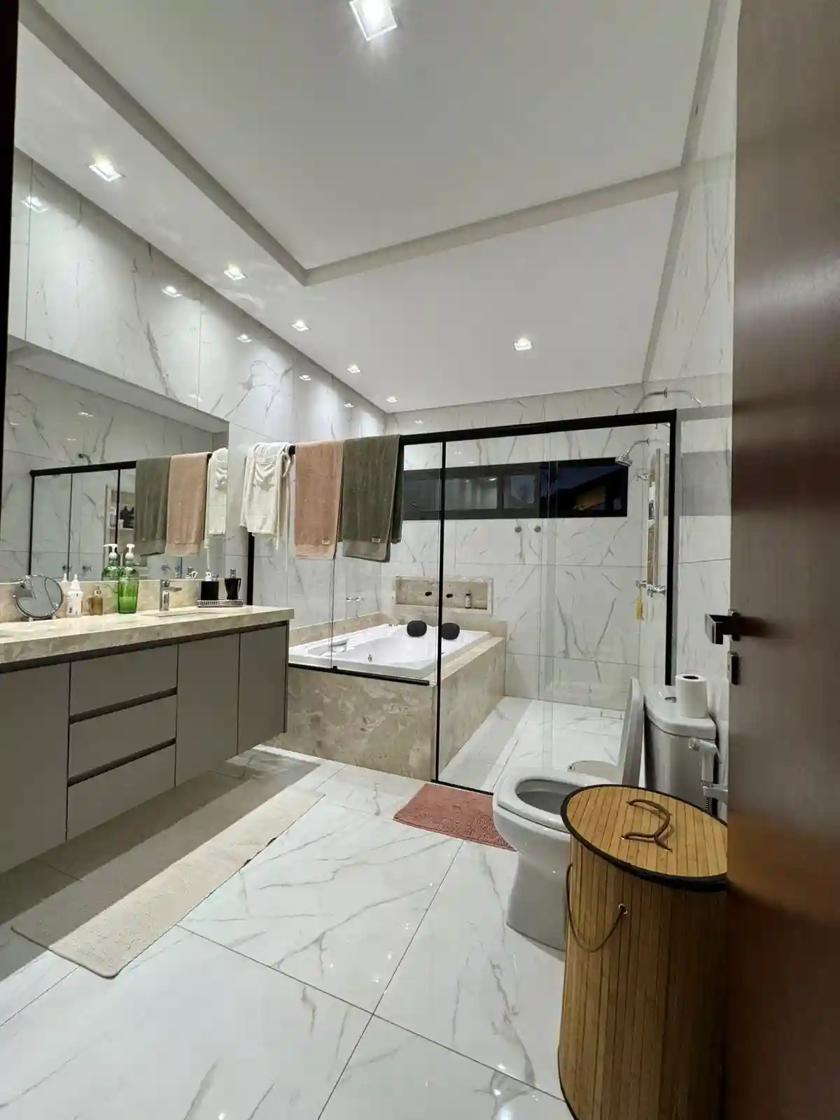 Casa de Condomínio com 3 quartos à venda, 230m² — foto 8 de 8
