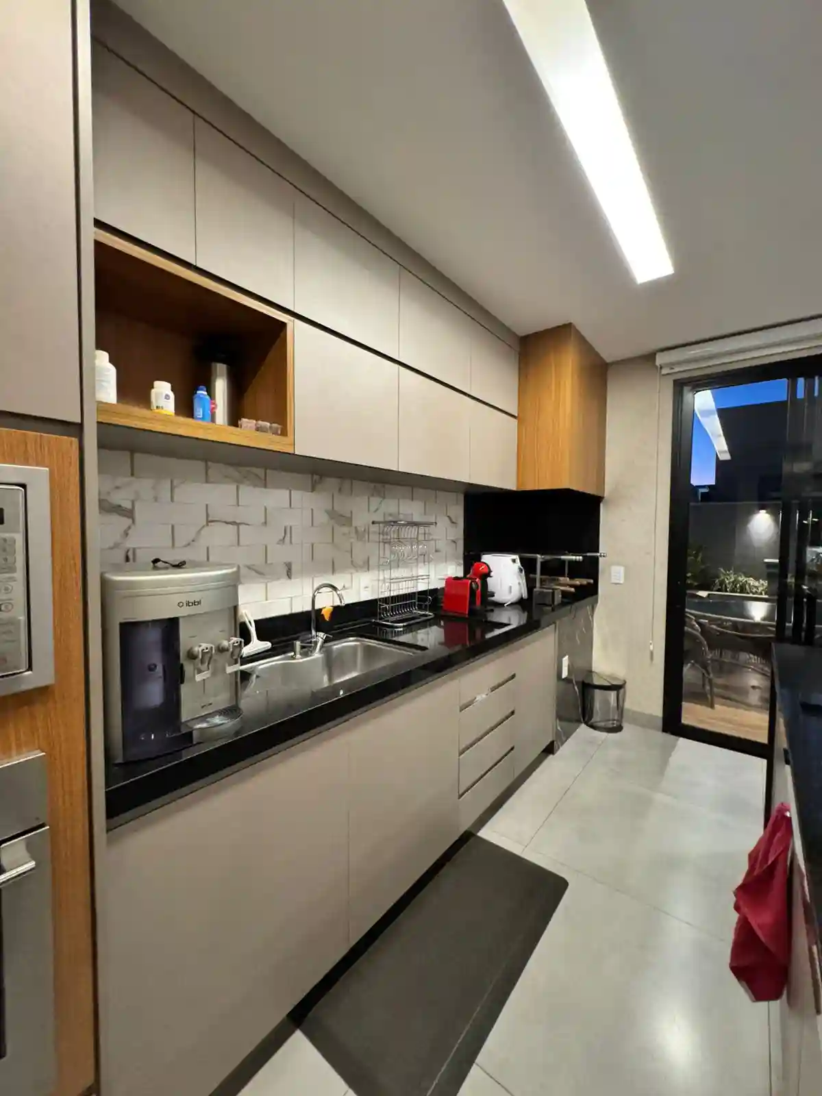 Casa de Condomínio com 3 quartos à venda, 230m² — foto 4 de 8