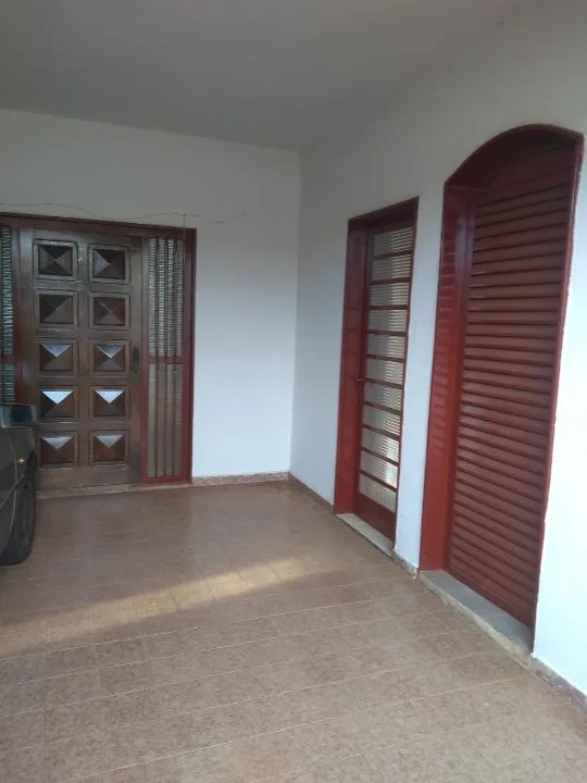 Casa à venda — foto 3 de 11
