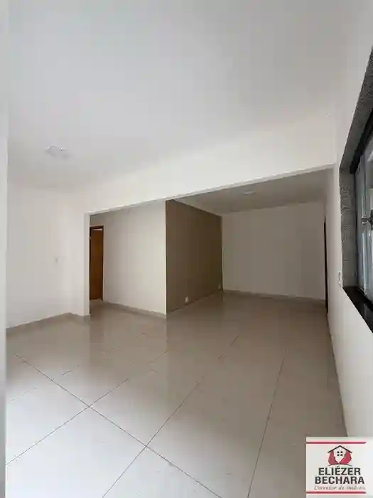 Casa com 3 quartos à venda, 245m² — foto 4 de 28