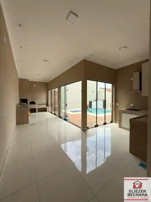 Casa com 3 quartos à venda, 245m² — foto 26 de 28