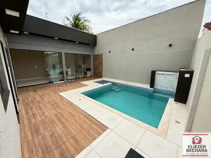 Casa com 3 quartos à venda, 245m² — foto 27 de 28