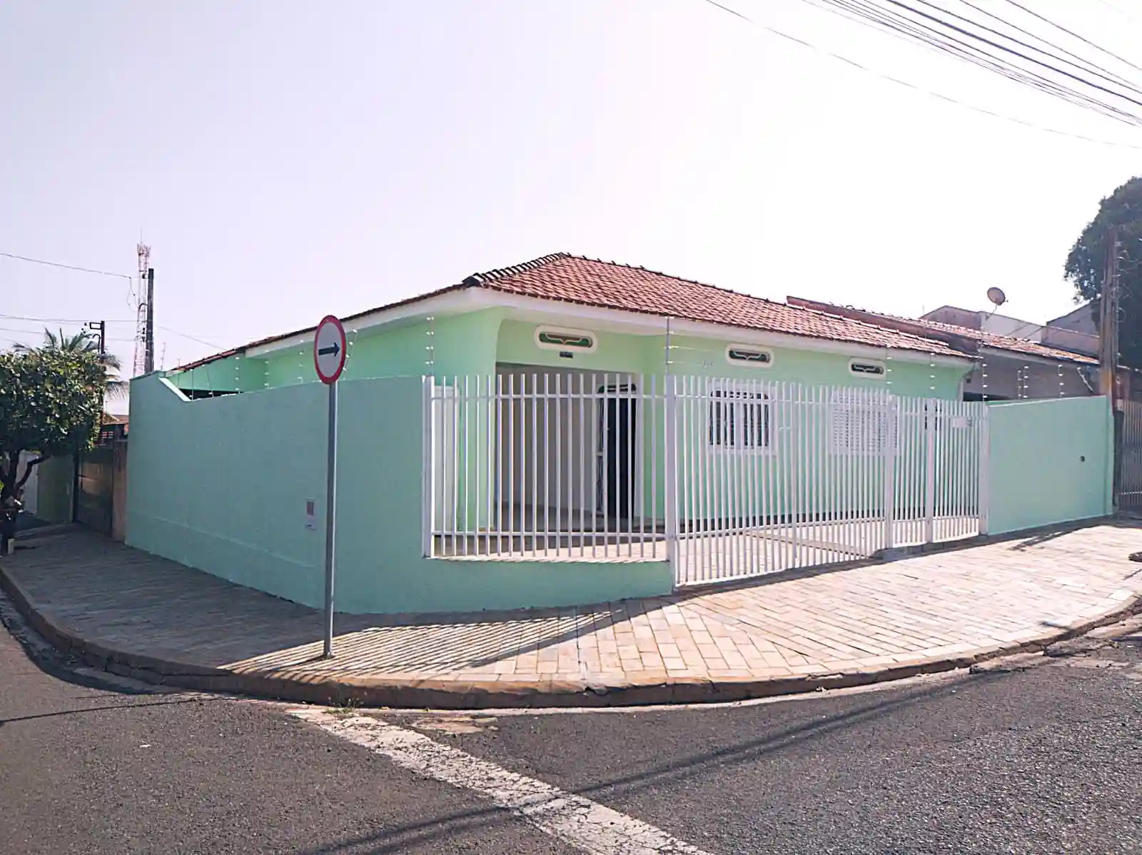 Casa com 3 quartos à venda, 117m² — foto 2 de 18