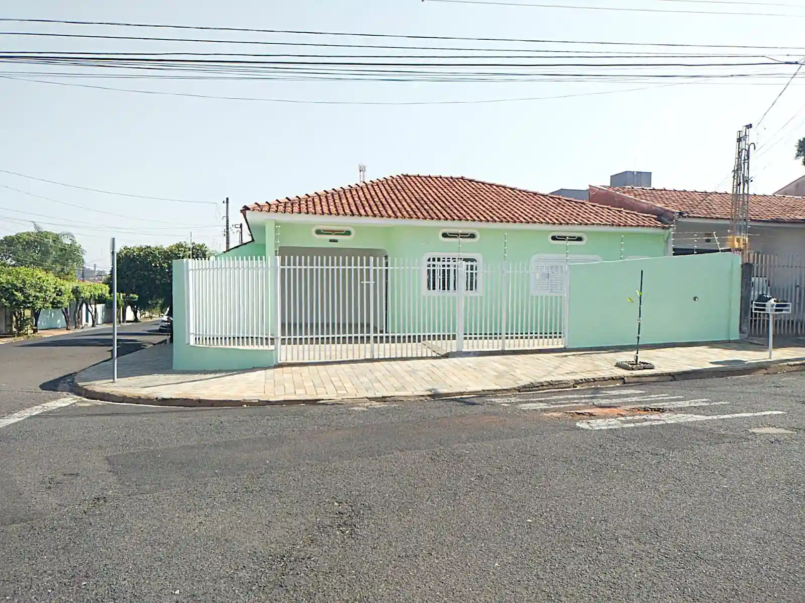 Casa com 3 quartos à venda, 117m² — foto 1 de 18