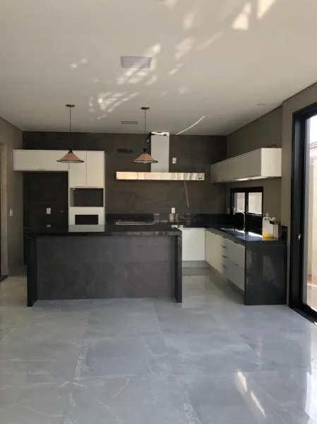 Casa à venda — foto 3 de 3