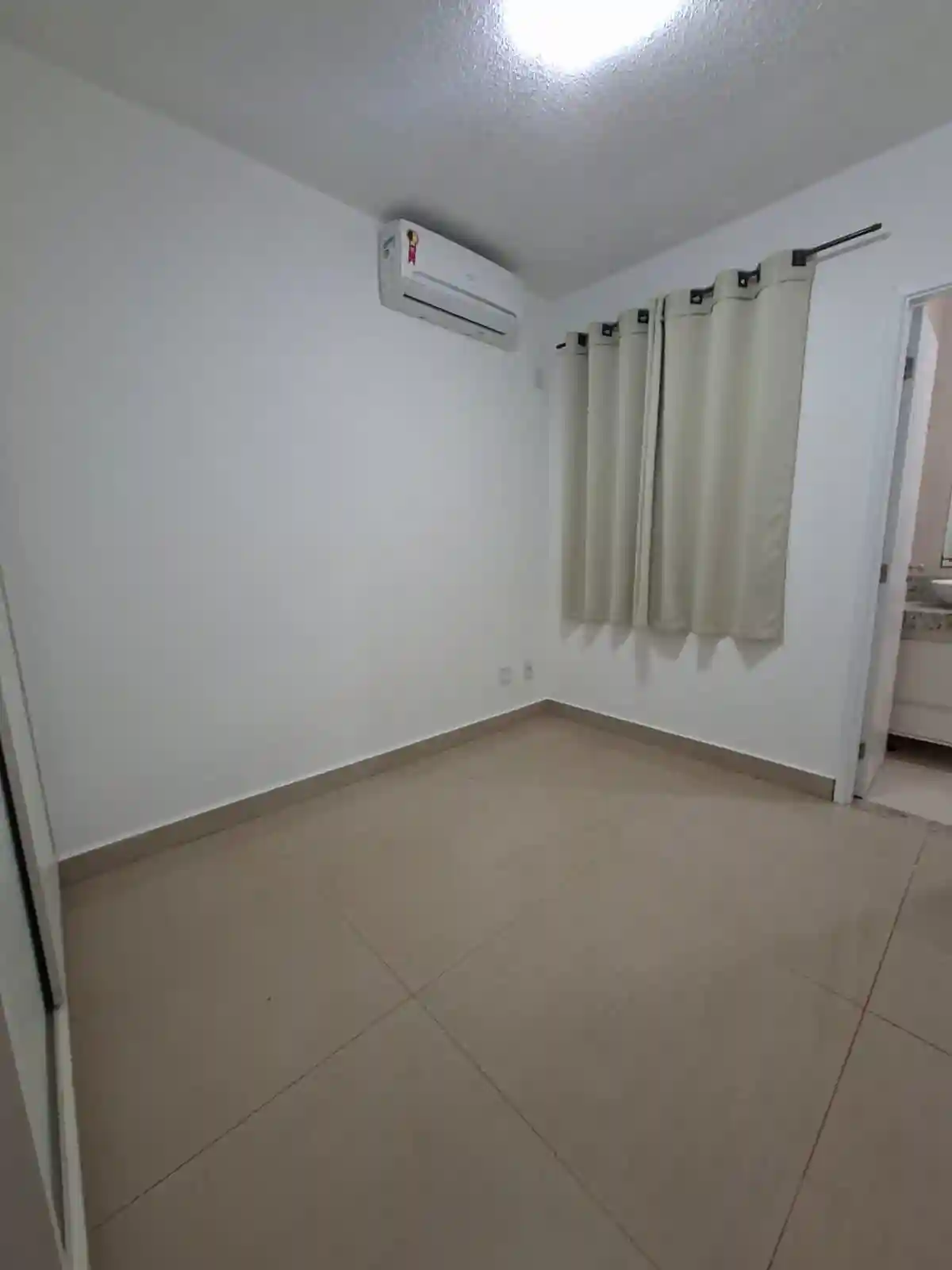 Casa de Condomínio com 3 quartos à venda, 10m² — foto 3 de 13