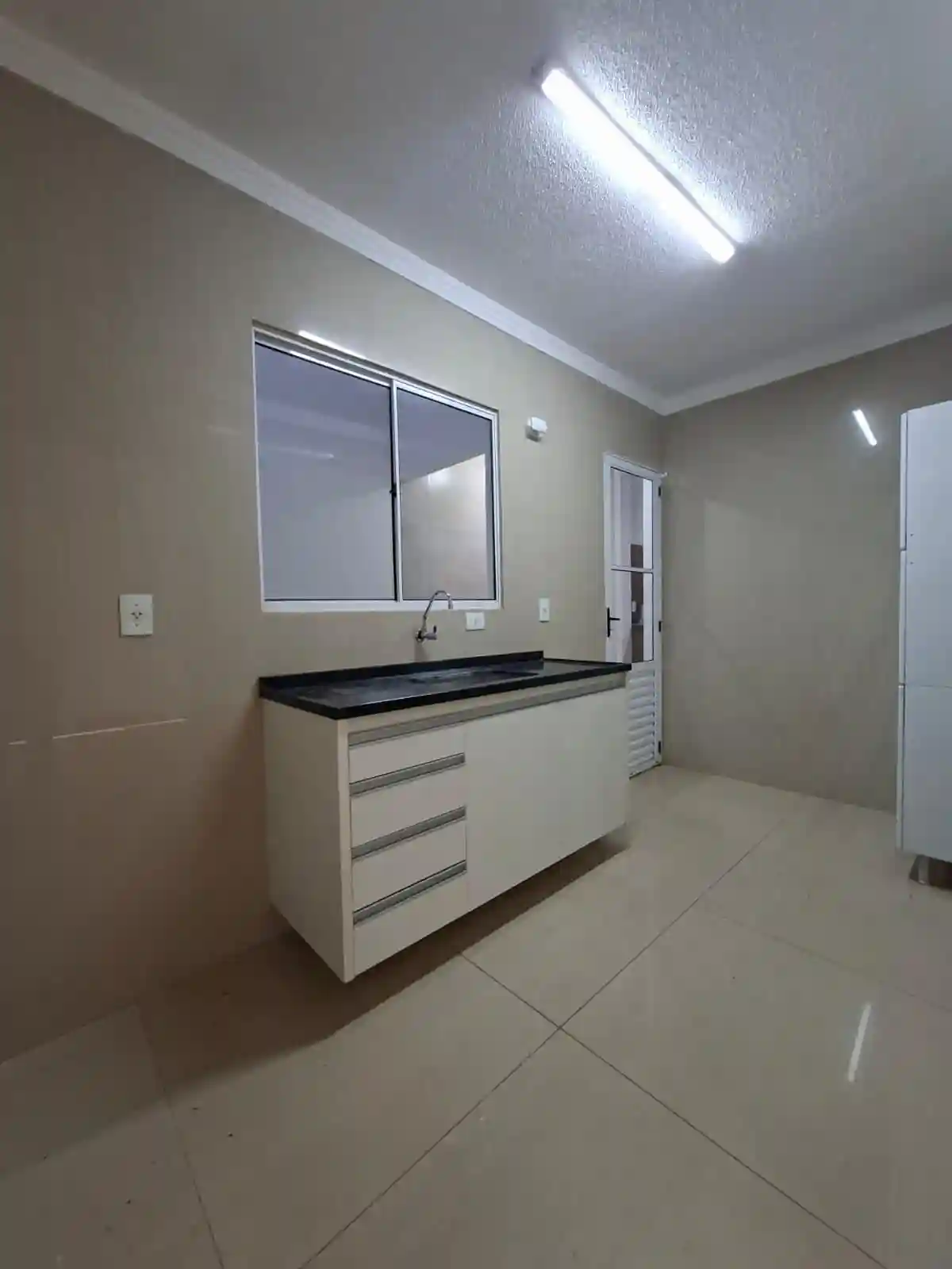 Casa de Condomínio com 3 quartos à venda, 10m² — foto 4 de 13