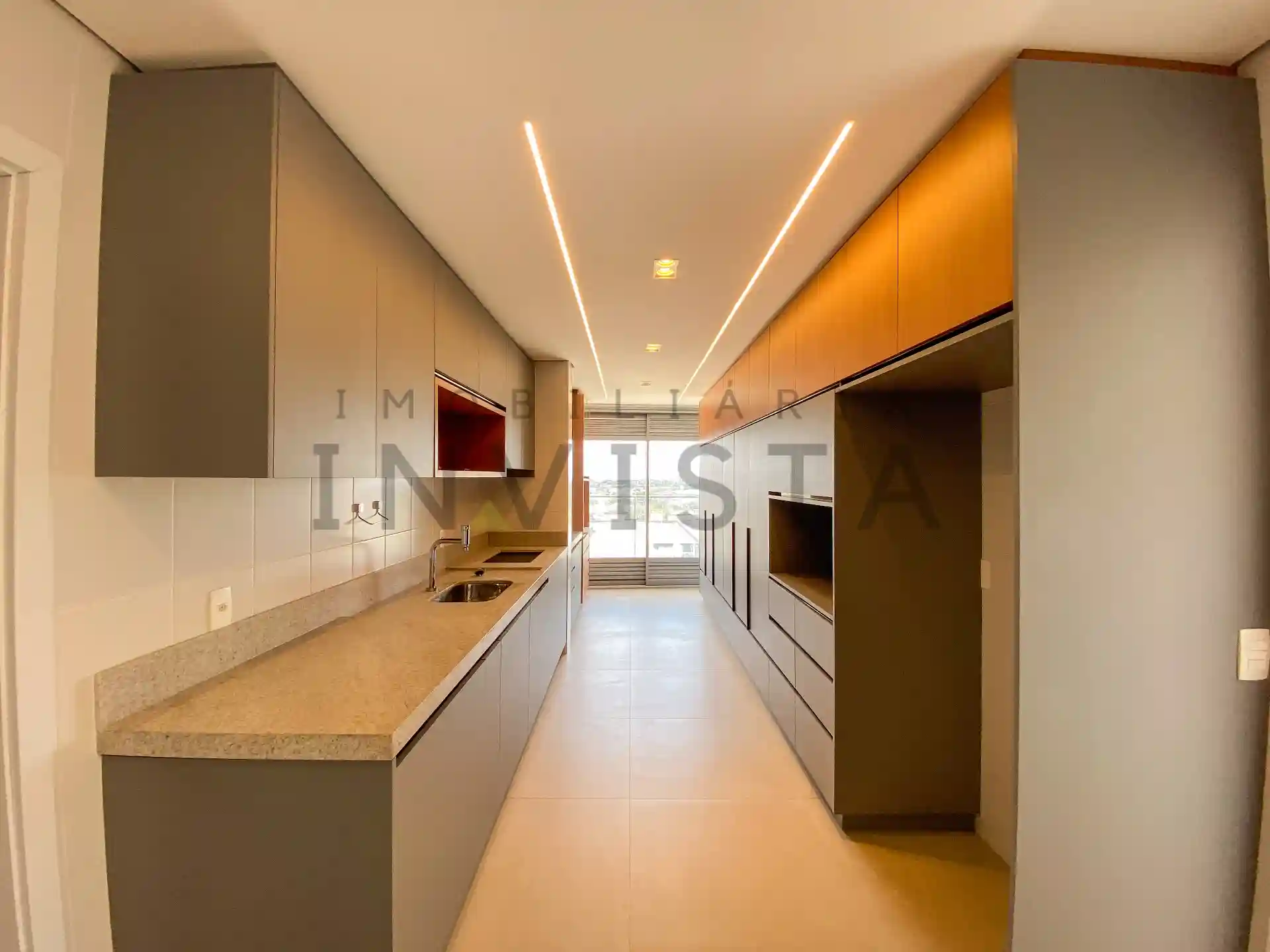 Apartamento com 3 quartos para aluguel, 256m² — foto 2 de 11