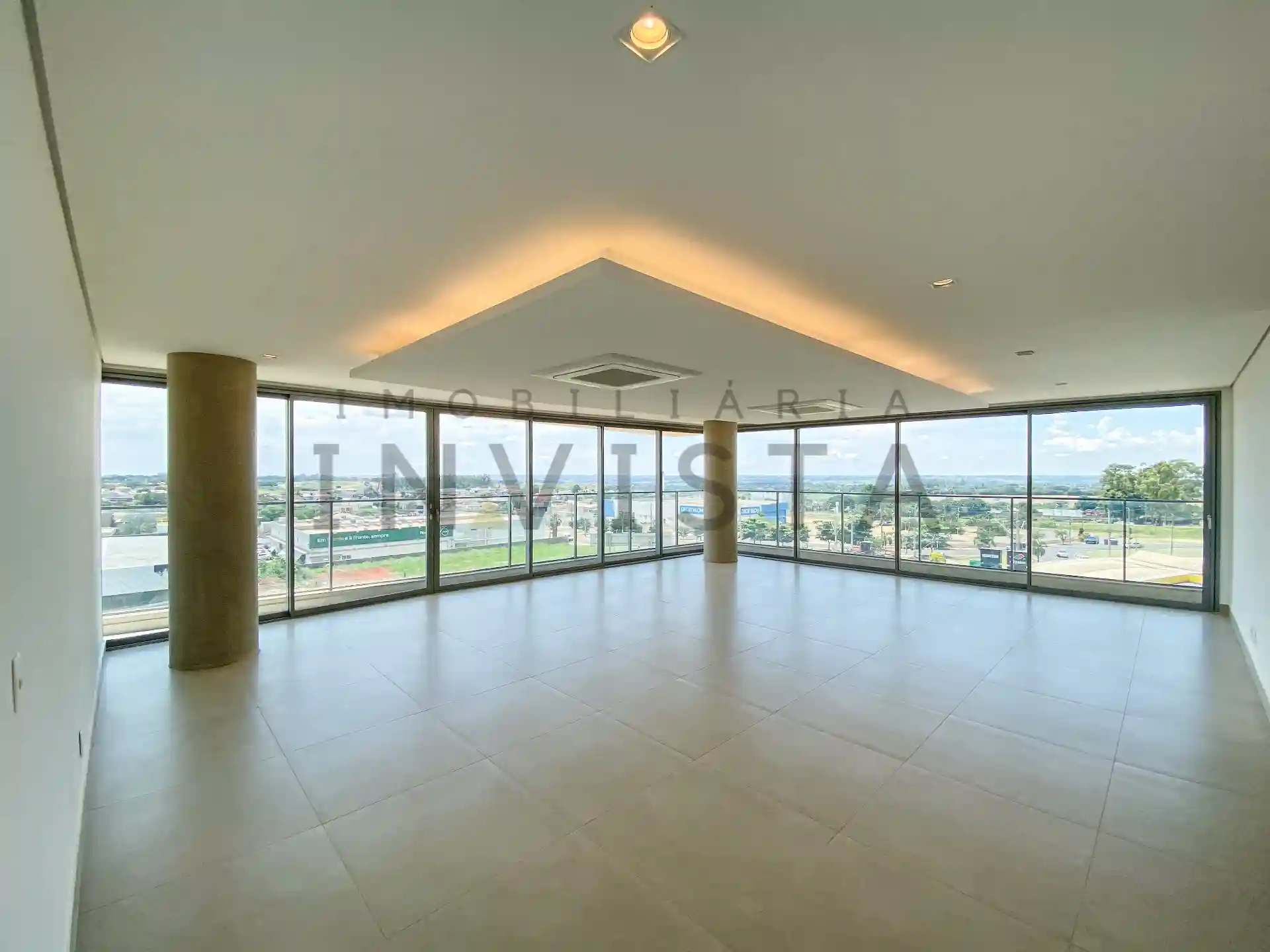 Apartamento com 3 quartos para aluguel, 256m² — foto 1 de 11