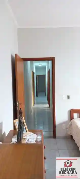 Casa com 4 quartos à venda, 207m² — foto 4 de 7