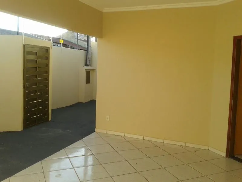 Casa com 3 quartos à venda, 200m² — foto 1 de 1