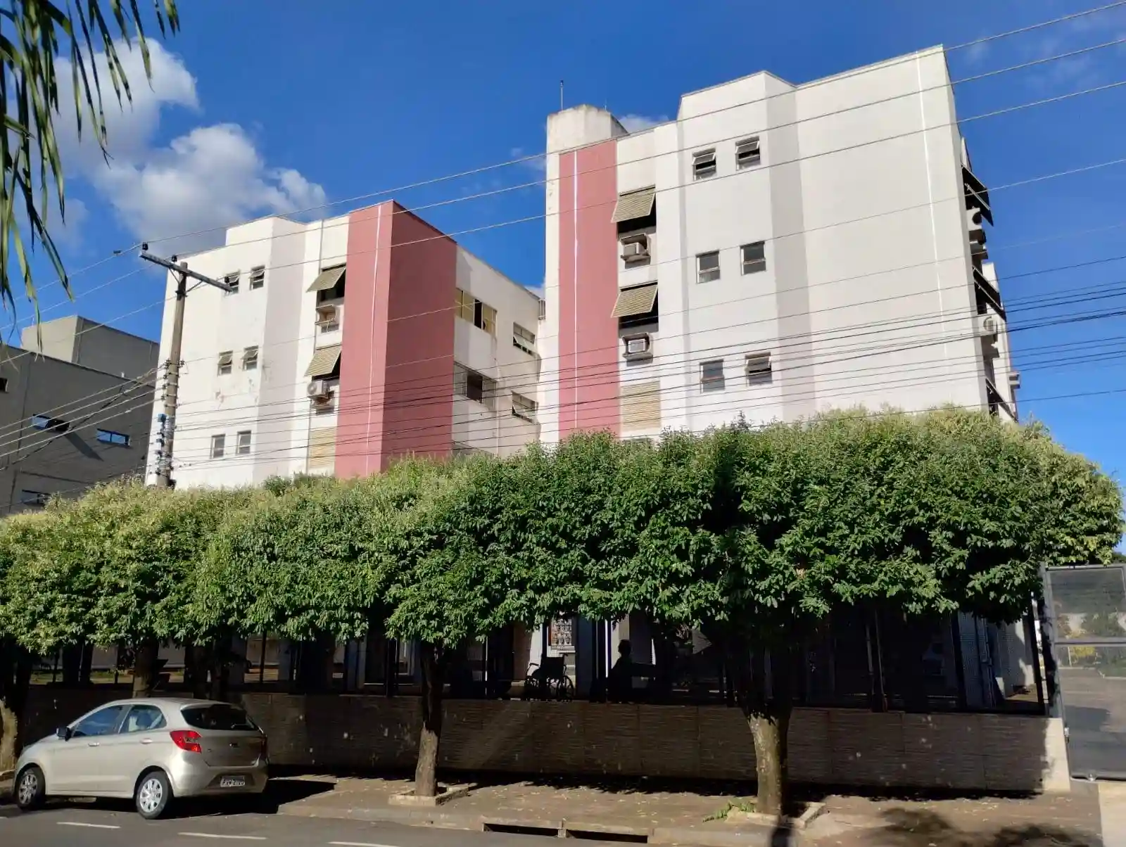 Apartamento com 3 quartos à venda, 109m² — foto 1 de 17