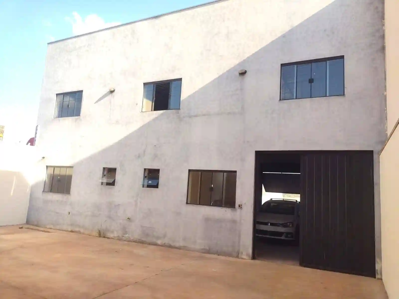 Galpão / Depósito / Armazém  para aluguel, 230m² — foto 7 de 11