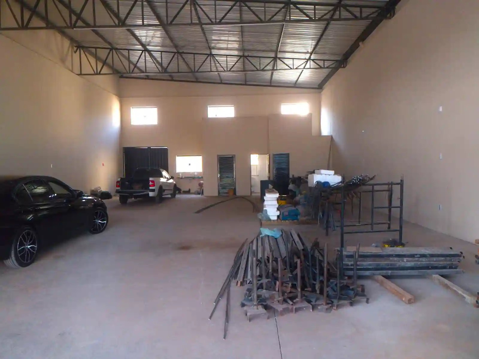 Galpão / Depósito / Armazém  para aluguel, 230m² — foto 10 de 11