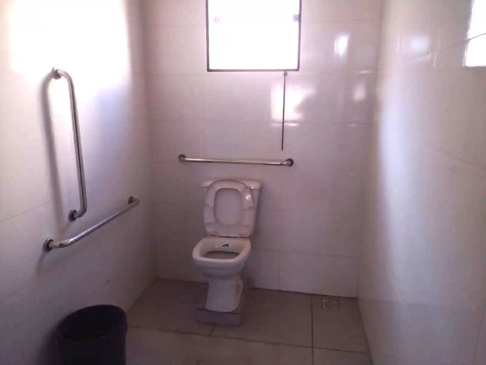 Galpão / Depósito / Armazém  para aluguel, 230m² — foto 9 de 11