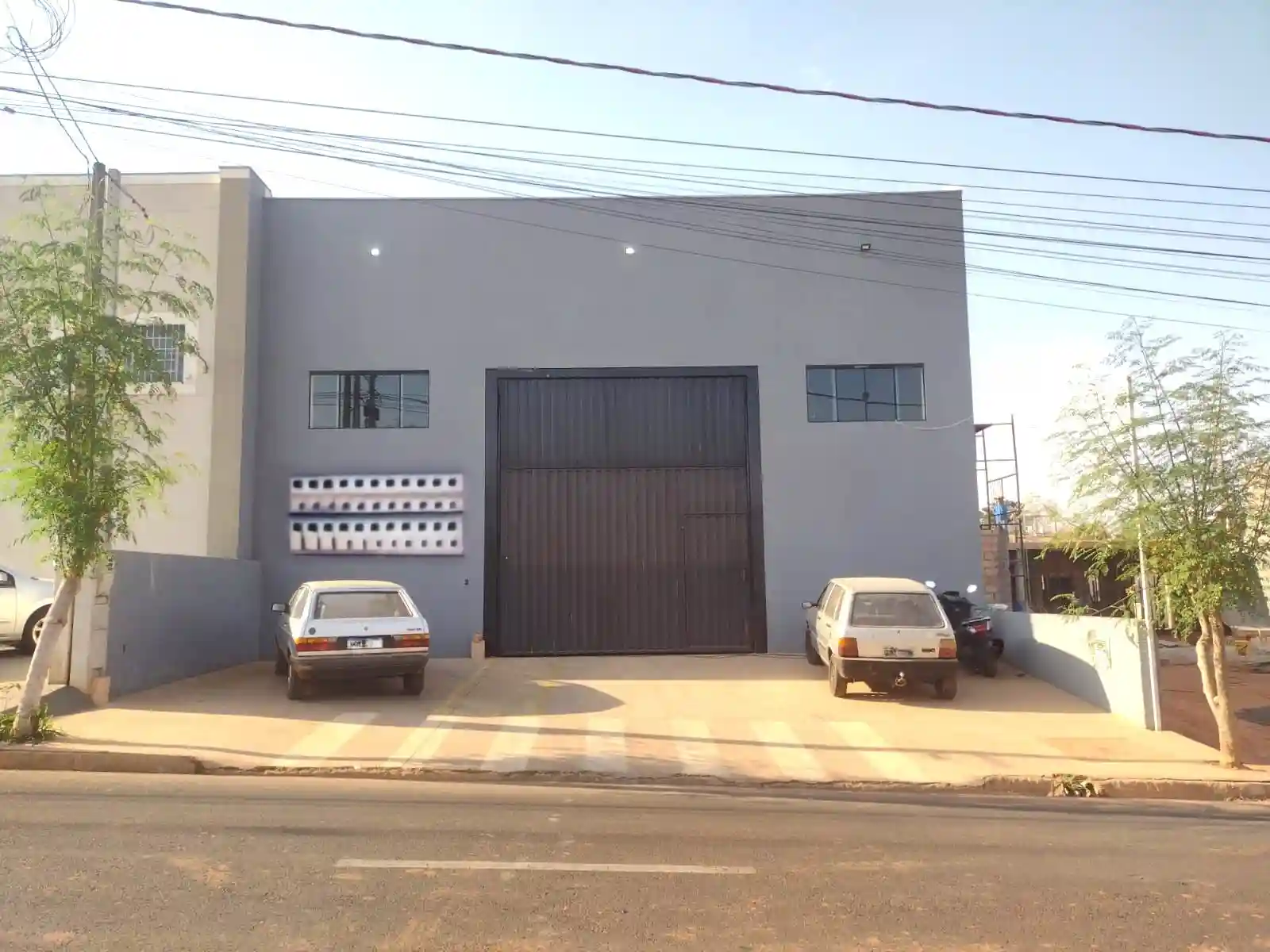 Galpão / Depósito / Armazém  para aluguel, 230m² — foto 1 de 11