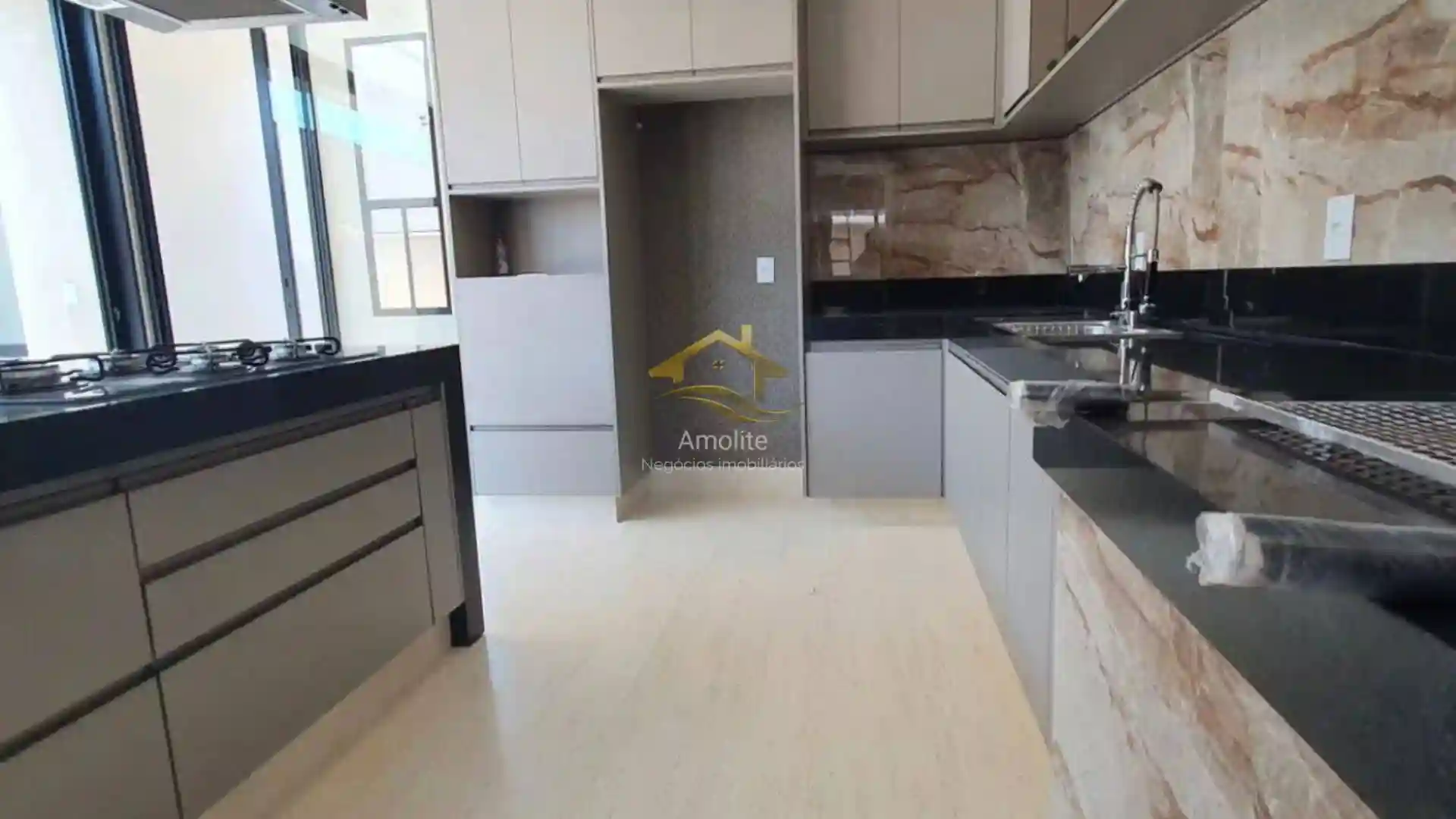 Casa de Condomínio com 3 quartos à venda, 207m² — foto 11 de 25