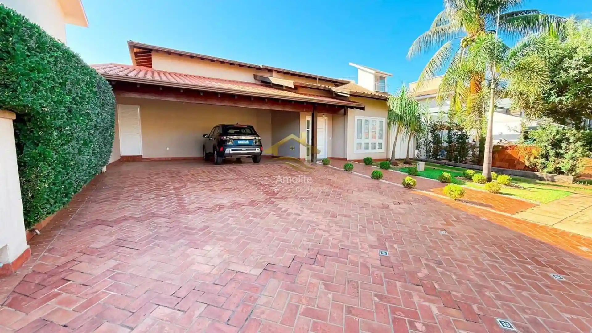 Casa de Condomínio com 3 quartos à venda, 300m² — foto 2 de 28