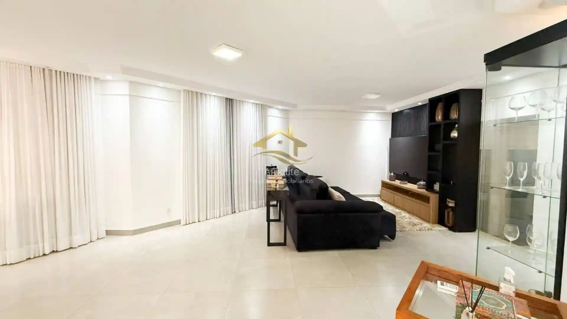 Casa de Condomínio com 3 quartos à venda, 300m² — foto 15 de 28