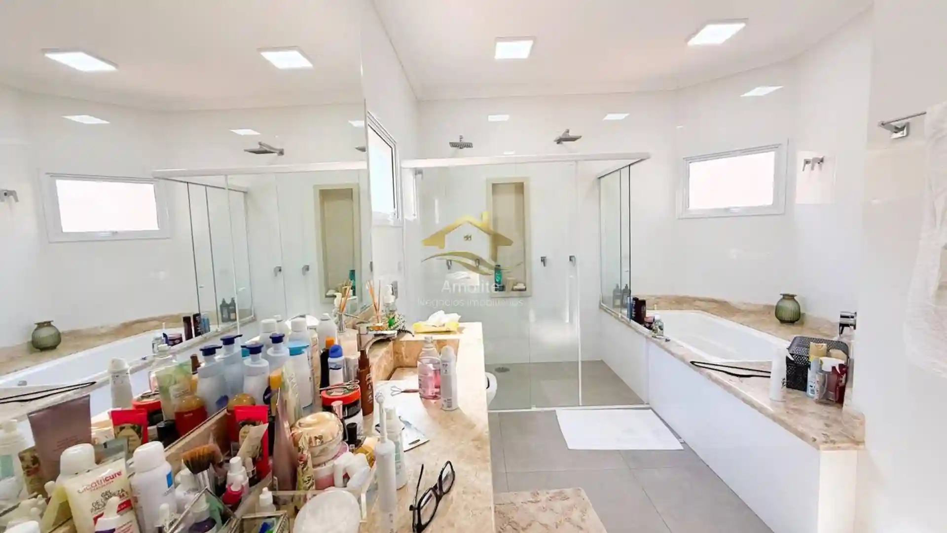 Casa de Condomínio com 3 quartos à venda, 300m² — foto 16 de 28