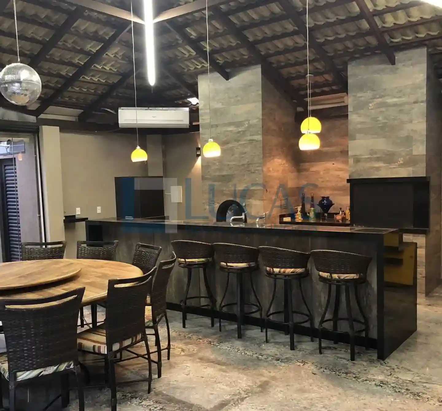 Casa Comercial com 10 quartos à venda, 380m² — foto 2 de 6